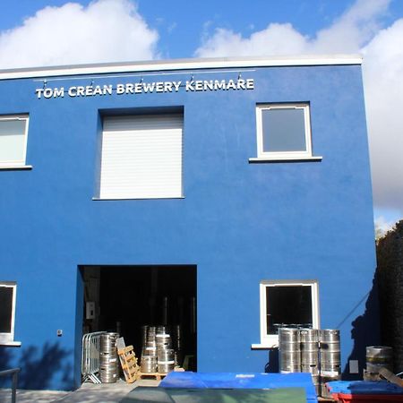 Tom Crean Base Camp - Food Drink Bed 호텔 켄마어 외부 사진