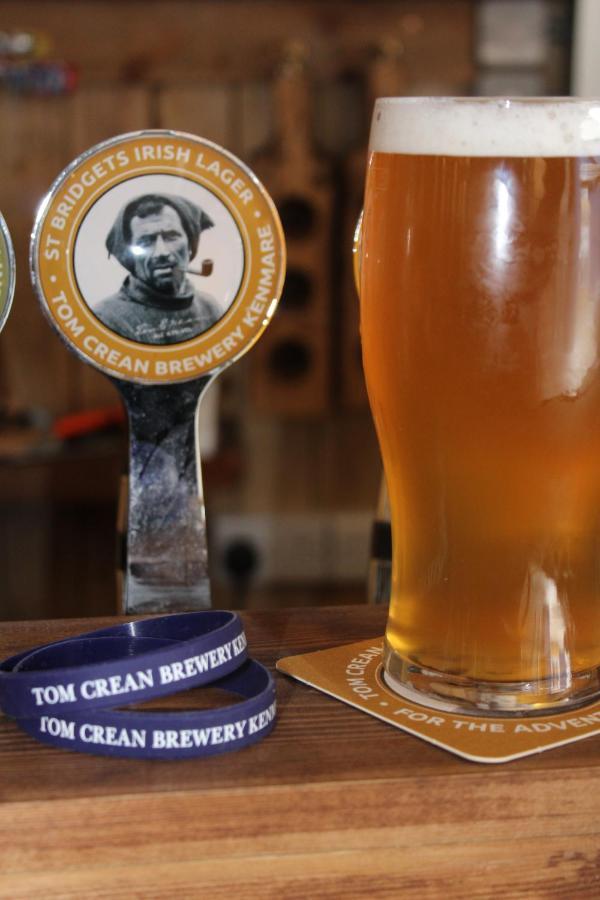 Tom Crean Base Camp - Food Drink Bed 호텔 켄마어 외부 사진